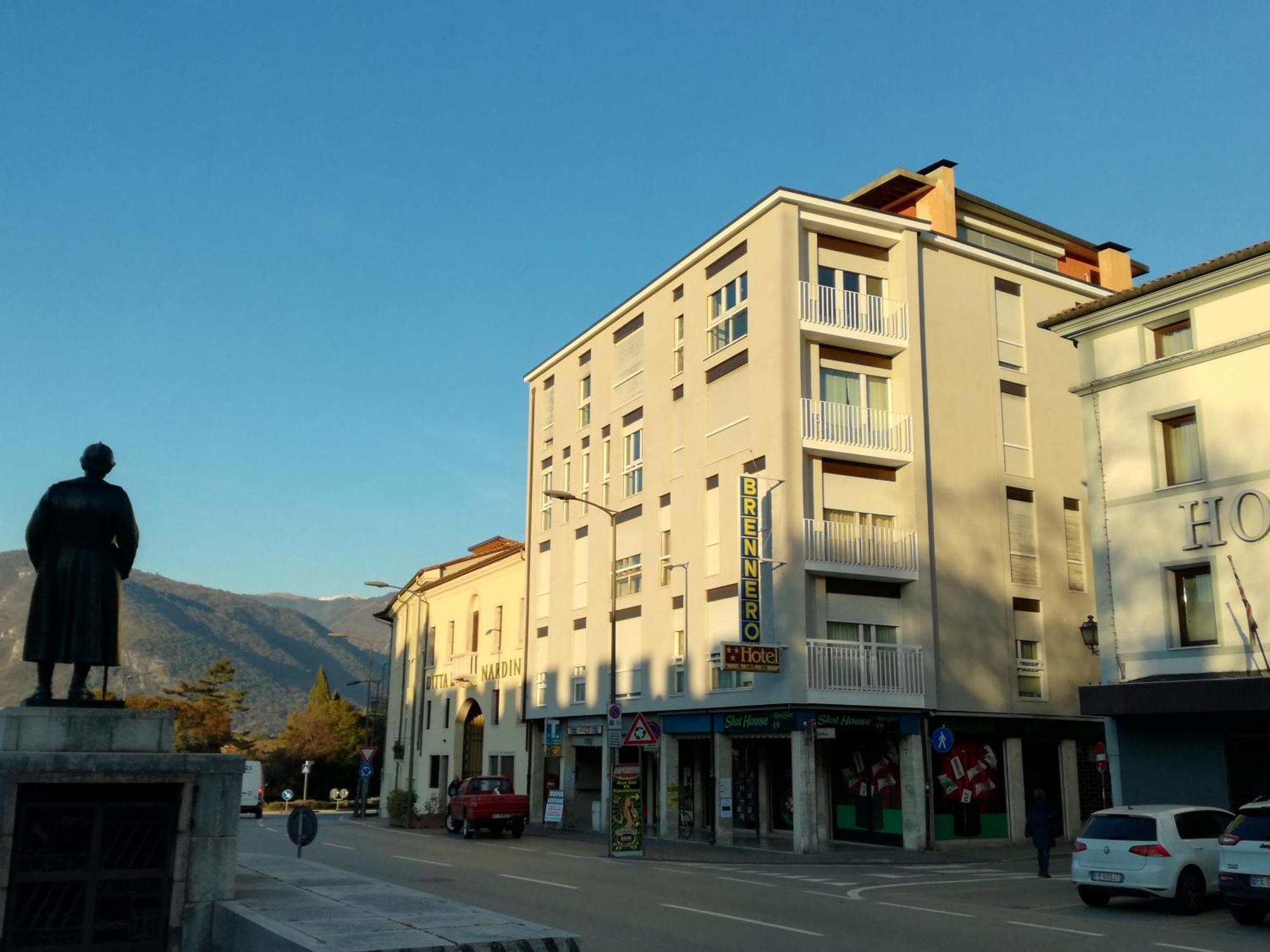 Hotel Brennero บัสซาโน เดล กรัปปา ภายนอก รูปภาพ
