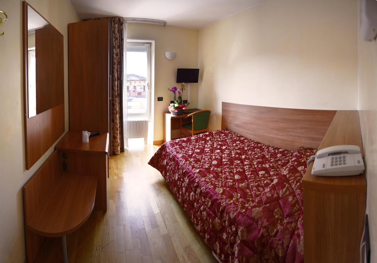 Hotel Brennero บัสซาโน เดล กรัปปา ภายนอก รูปภาพ