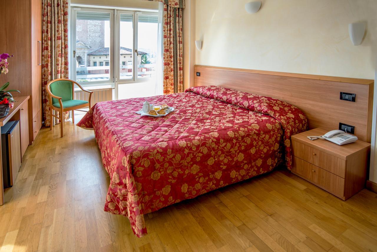 Hotel Brennero บัสซาโน เดล กรัปปา ภายนอก รูปภาพ
