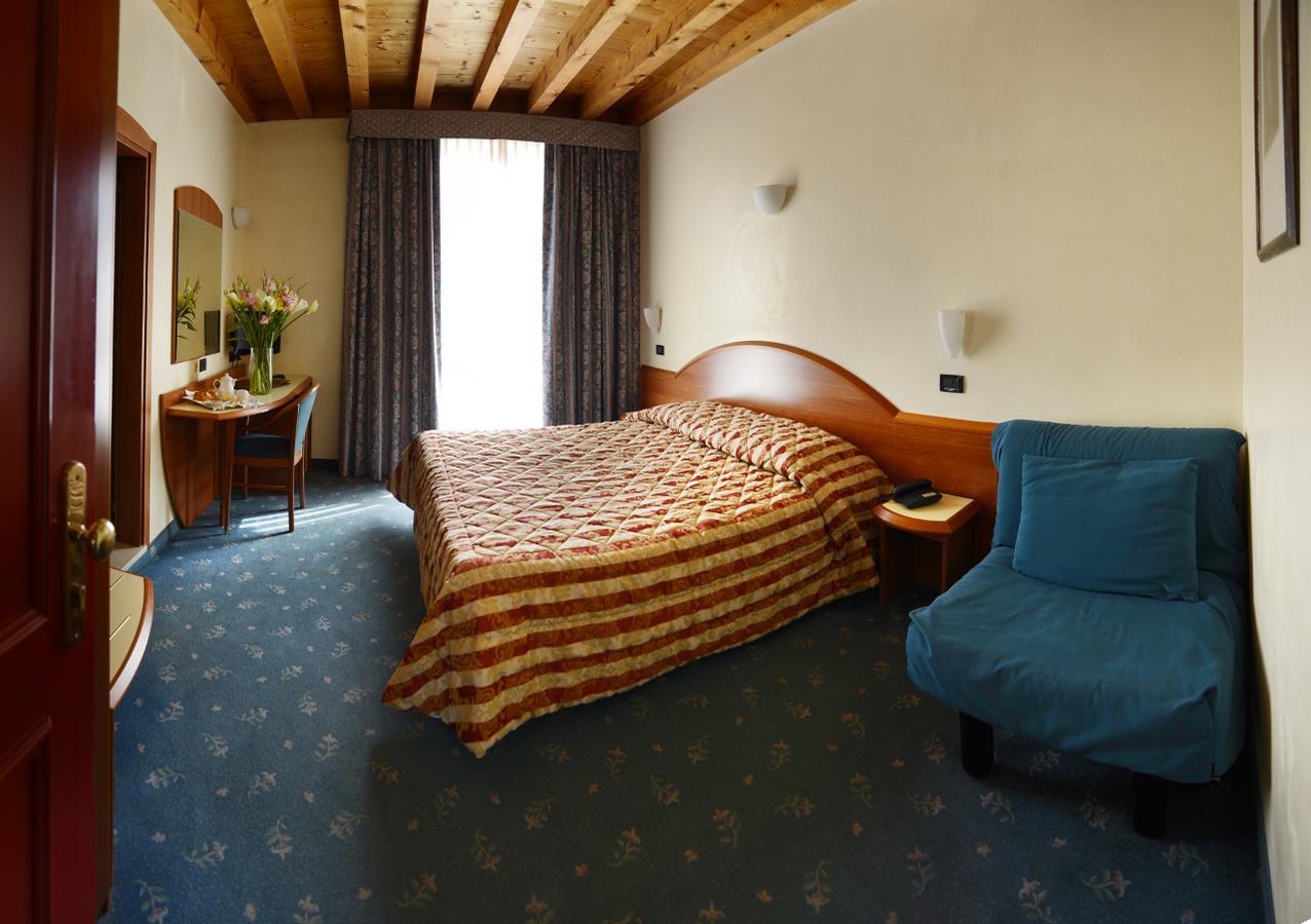 Hotel Brennero บัสซาโน เดล กรัปปา ภายนอก รูปภาพ