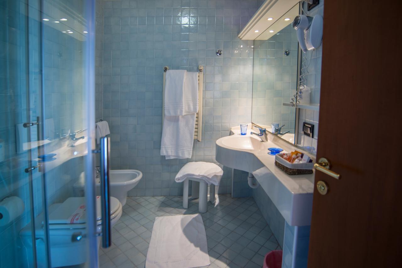 Hotel Brennero บัสซาโน เดล กรัปปา ภายนอก รูปภาพ