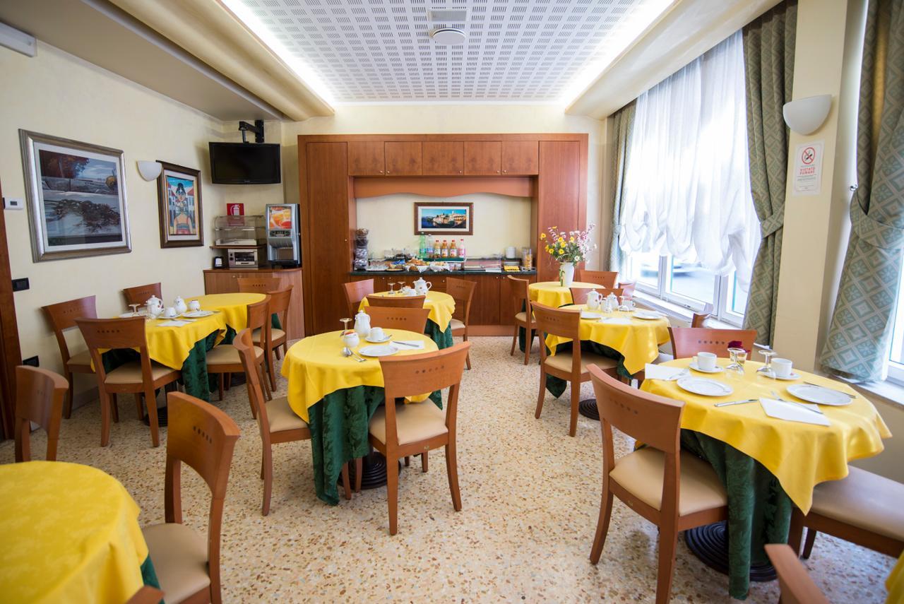 Hotel Brennero บัสซาโน เดล กรัปปา ภายนอก รูปภาพ