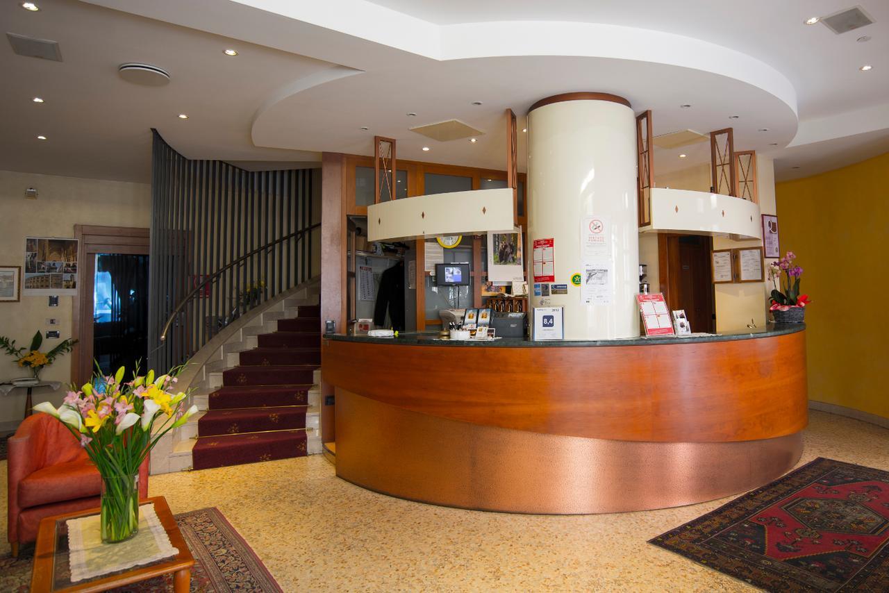 Hotel Brennero บัสซาโน เดล กรัปปา ภายนอก รูปภาพ